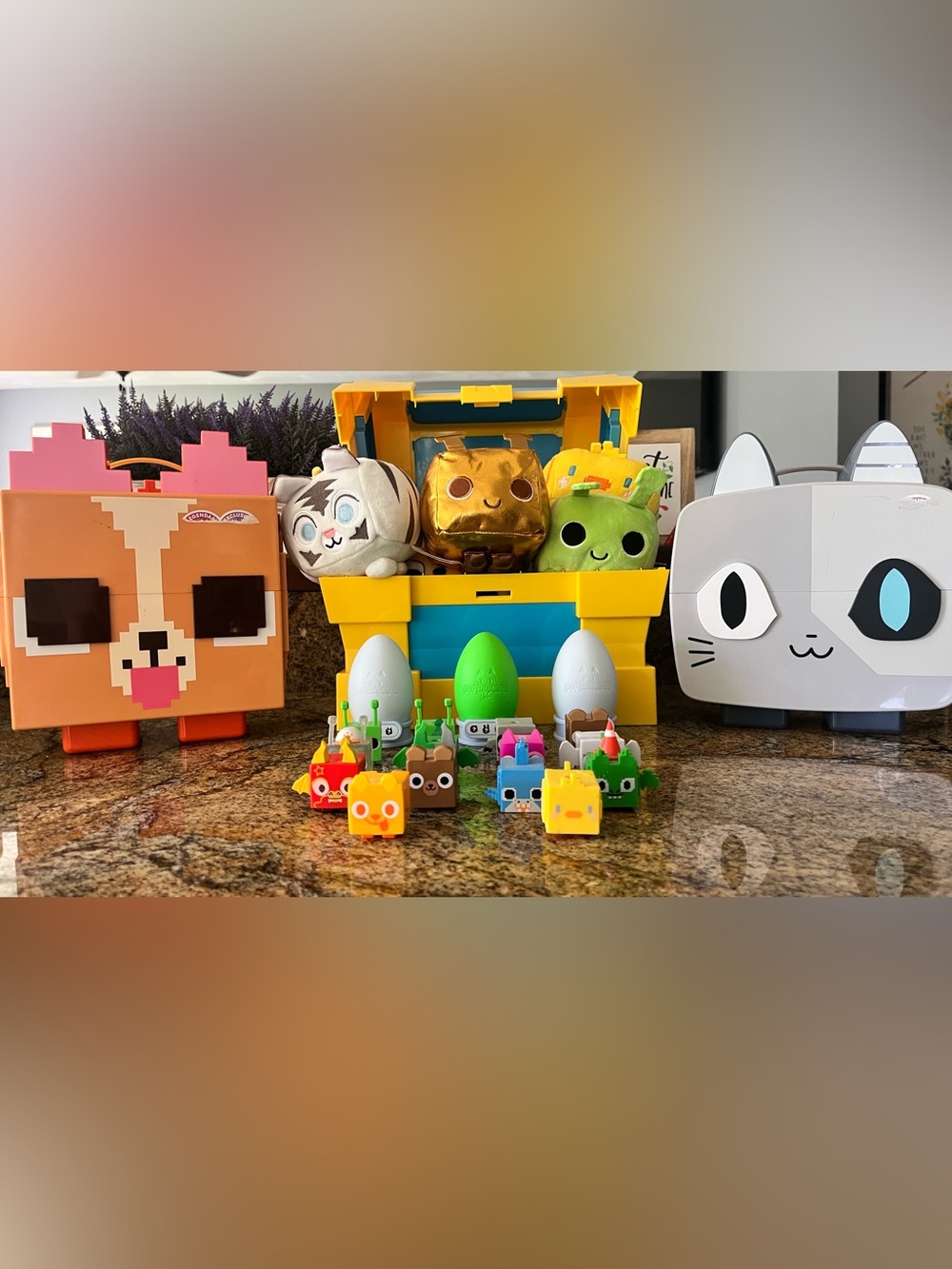 Roblox Pet Simulator **Lot** - chest, plushies, and mini figs
